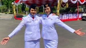 Dua Siswi Smamga Dipercaya Jadi Petugas Upacara HUT ke-81 RI di Balai Kota Surabaya