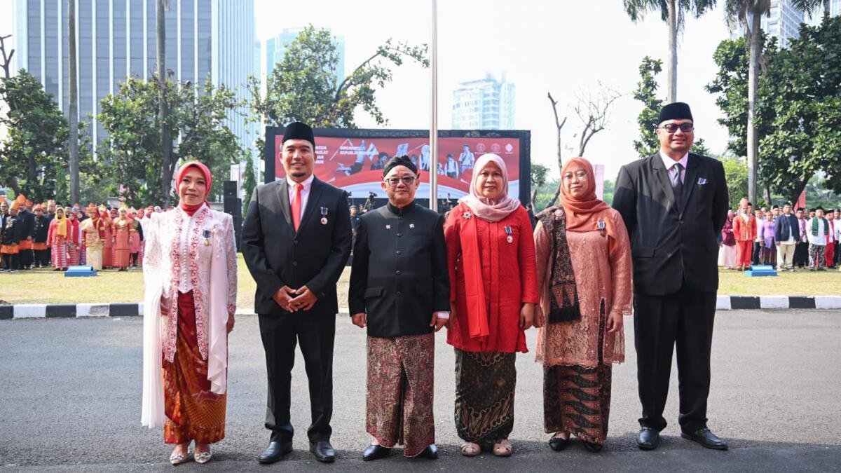 Enam ASN Kemendikdasmen Terima Satyalancana Karya Satya, Sampaikan Solidaritas bagi Korban Bencana