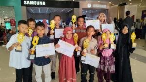 Enam Siswa MIM 02 Pondok Modern Paciran Raih Prestasi di Ajang Lomba Sains dan Bahasa
