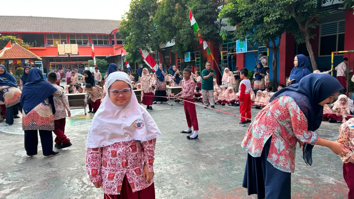 Gelas Gesit Challenge SD Mugres Satukan Siswa Reguler dan PDPD