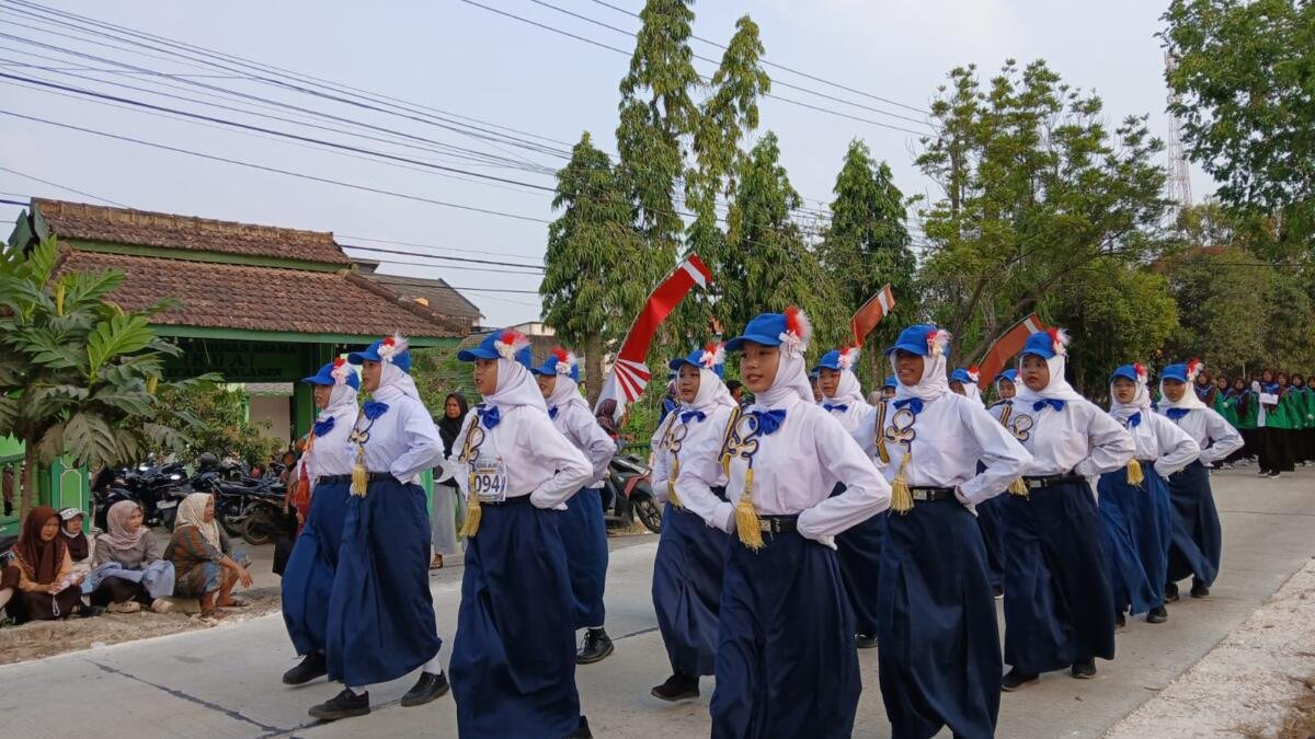 Gerak Jalan HUT RI, MTs Muhammadiyah 4 Bulubrangsi Tanamkan Semangat Pantang Menyerah