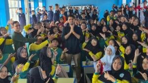 Guest Teacher dari Pakistan Hadir di Bilingual Class SMP Muhammadiyah 15 Surabaya, Ajak Siswa Mengenal Tradisi Kemerdekaan