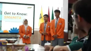 Guest Teacher Turkiye Penasaran dengan Ortom di Smamita