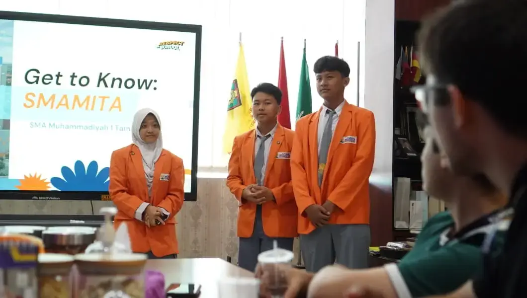Guest Teacher Turkiye Penasaran dengan Ortom di Smamita