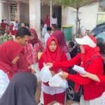 Indahnya Berbagi di Hari Kemerdekaan, SD Muhammadiyah 13 Surabaya Gelar Baksos di Rusun Indrapura