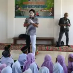 Kampanye Literasi dan Seni Pantomim KKN STIT Muhammadiyah Bojonegoro Ajak Siswa Berani Berekspresi