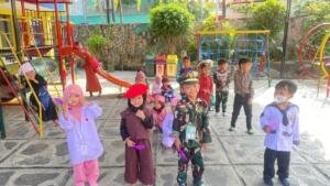 KB Aisyiyah Qurrota’ayun Meriahkan HUT RI ke-81 dengan Lomba Seru