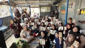 KKN MAs 2026 Kelompok 18 Ajarkan Warga Desa Jedong Olah Kulit Jeruk Jadi Teh Herbal