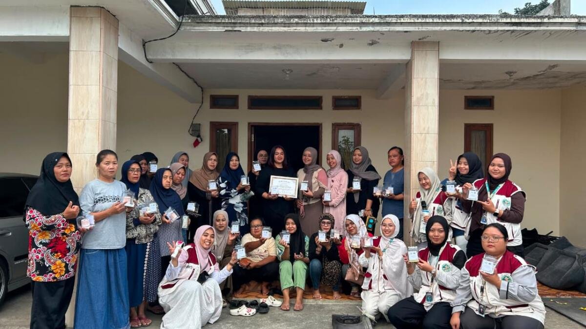 KKN MAs 2026 Kelompok 32 Olah Minyak Jelantah Menjadi Lilin Aromaterapi di Pujon