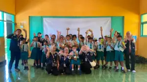 KKN MAS Kelompok 21 Ajarkan Siswa SDN 02 Pait Menabung dan Bijak Mengelola Uang