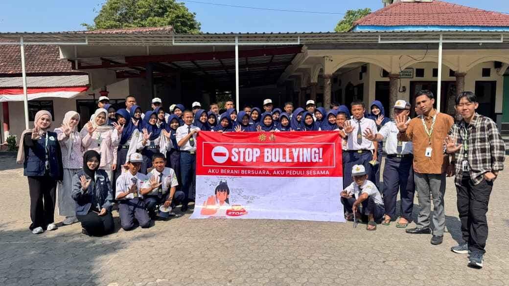 KKN MAS Kelompok 94 Dampingi Edukasi Stop Bullying di SMP Negeri 5 Karangploso