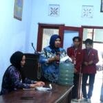 KKN UMM Kelompok 163 Edukasi POC Jakaba dan Pupuk Korin bagi Petani Pandanrejo