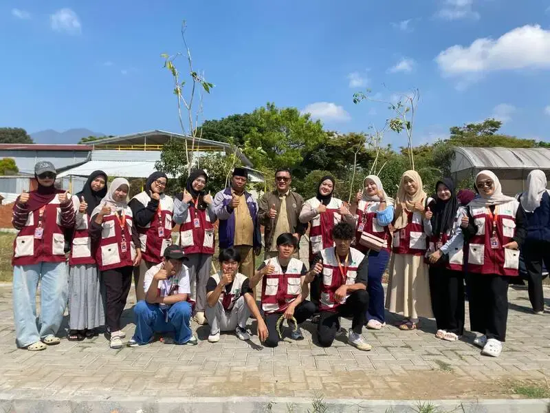 KKN MAs 33 Dorong Pemanfaatan Lahan melalui Program Rural Farming di Desa Beji