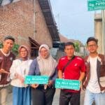 Mahasiswa KKN MAs Kelompok 105 Bantu Warga Kasembon dengan Pemasangan Plang Gang