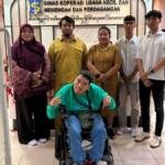 Rancang Si-Porwa, Mahasiswa Difabel Julius Kevin Serahkan Karya ke Pemkot Surabaya