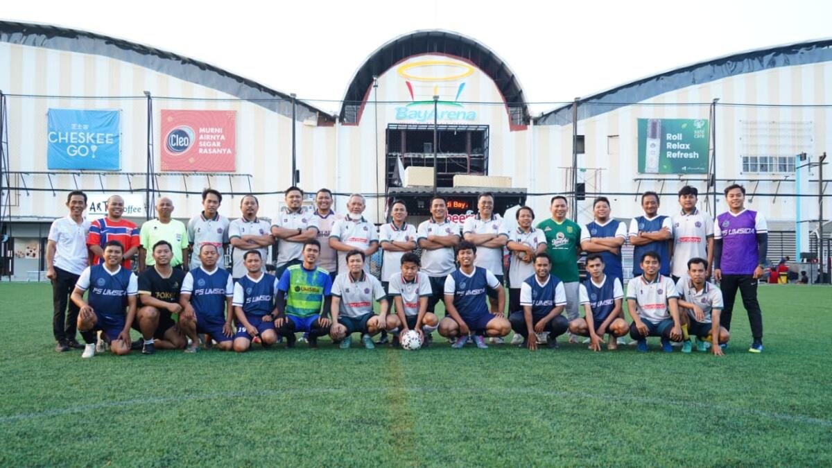 Duel Seru Umsura vs Umsida, Rektor Mundakir Cetak Gol dalam Laga Mini Soccer