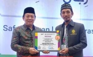Kepala MA Muhammadiyah 9 Al Mizan Lamongan Raih Bronze Medal Tingkat Jawa Timur pada ME Awards 2026