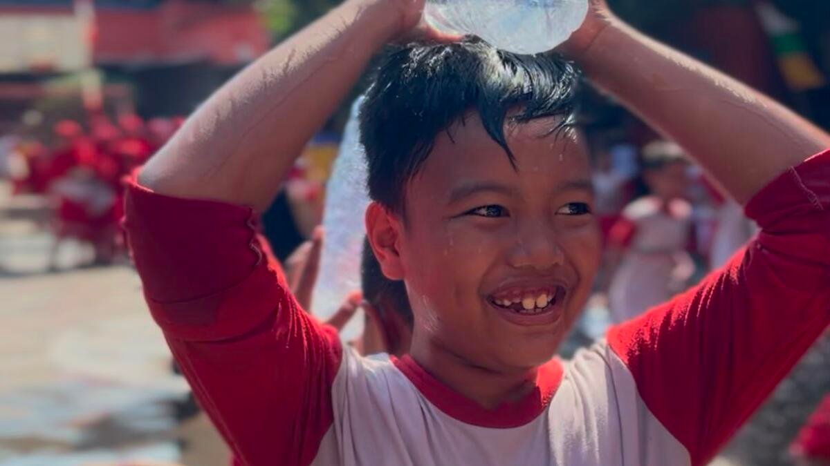 Air Boleh Tumpah, Semangat Kelas 3 SD Mugres Pantang Gugur