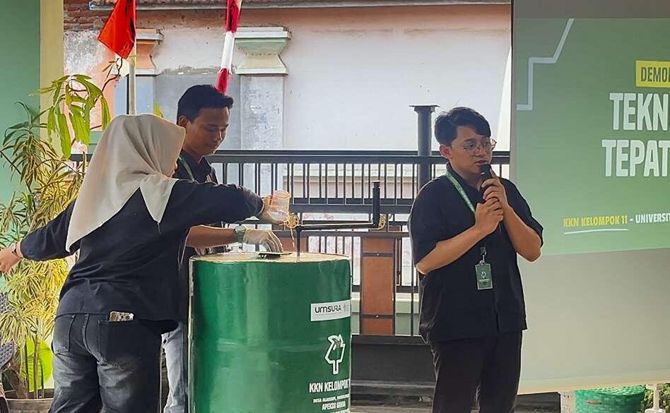 Mahasiswa KKN Kelompok 11 Umsura Kenalkan Inovasi Apekso Ganda, Solusi Pengolahan Sampah Organik di Desa Alassapi