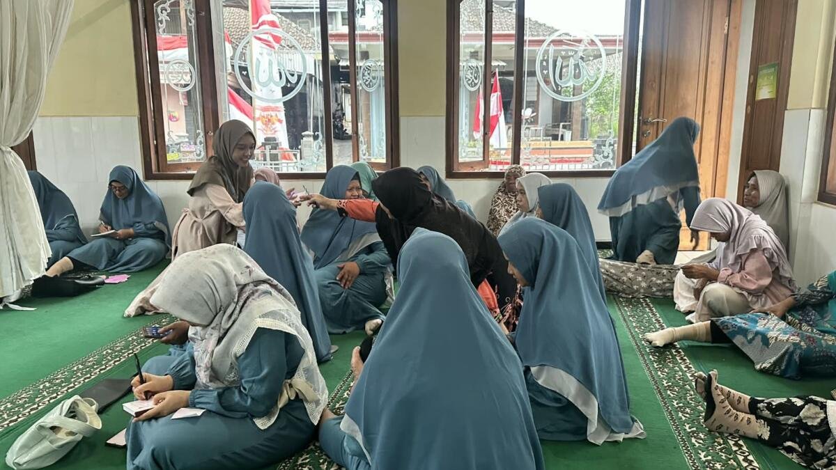 Terinspirasi Film Sore, KKN MAs 04 Bumiaji Adakan Dialog Lintas Generasi Bersama Tokoh Perempuan Aisyiyah