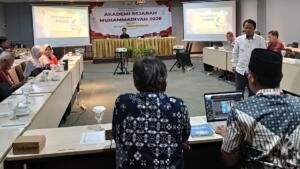 Bahasa Ringan, Data Wajib Serius: Jurus Sulap Arsip Kuno Jadi Tulisan Sejarah Popular
