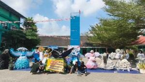 Sehat, Kreatif, dan Peduli Lingkungan, SMK Muhammadiyah 2 Gresik Semarakkan HUT ke-81 RI dengan Jalan Sehat dan Fashion Show Daur Ulang