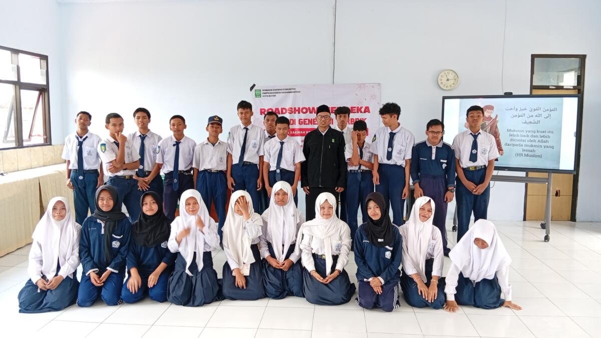 LDK PDM Kota Blitar Gelar Sosialisasi Bahaya Narkoba di SMP Muhammadiyah 1 Blitar