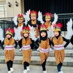 Bentangkan Sayap Garuda, TK Aisyiyah Bustanul Athfal 49 Griya Kencana Driyorejo Perdana Ikut Karnaval Budaya di Kecamatan Driyorejo