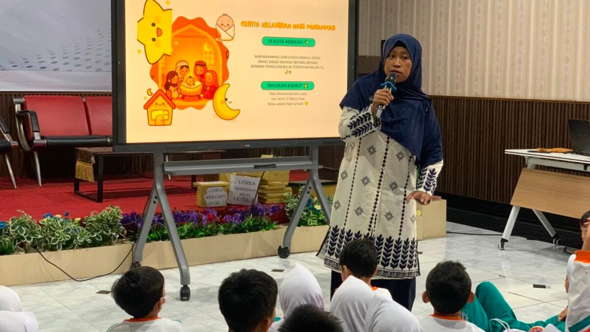 SD Mugeb Gelar Living Quran: Tanamkan Cinta Rasul dan Sikap Syukur Lewat Kisah Maulid Nabi