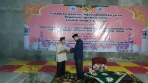 Ketua PCM Genteng Resmikan Sarana Olahraga Bulu Tangkis PB Raja