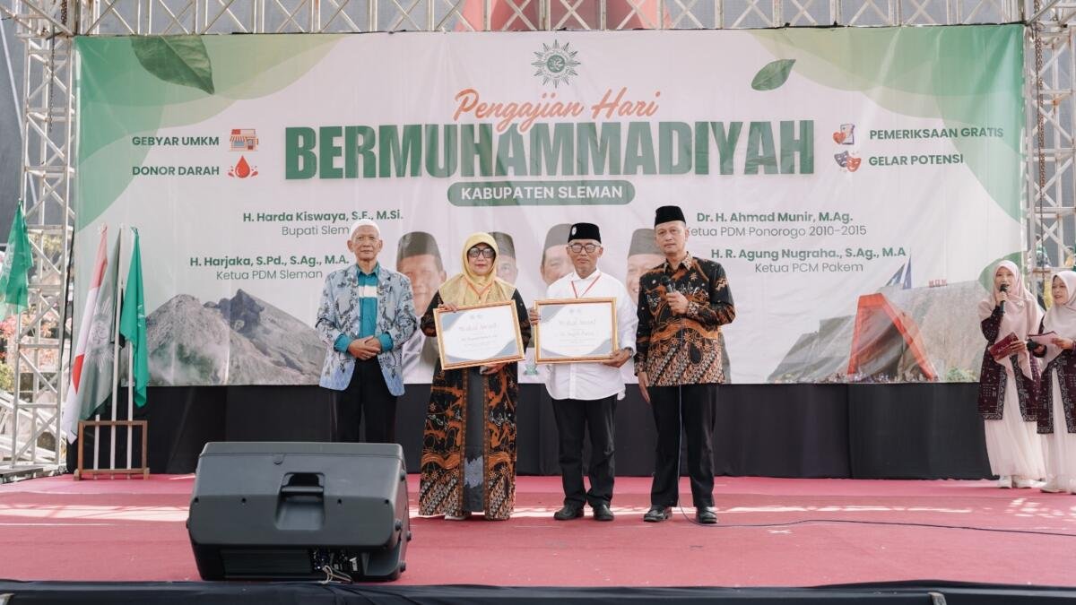 Wakaf Rp 6 Miliar untuk Muhammadiyah, Hj. Supraptinah Raih Wakaf Award di Sleman