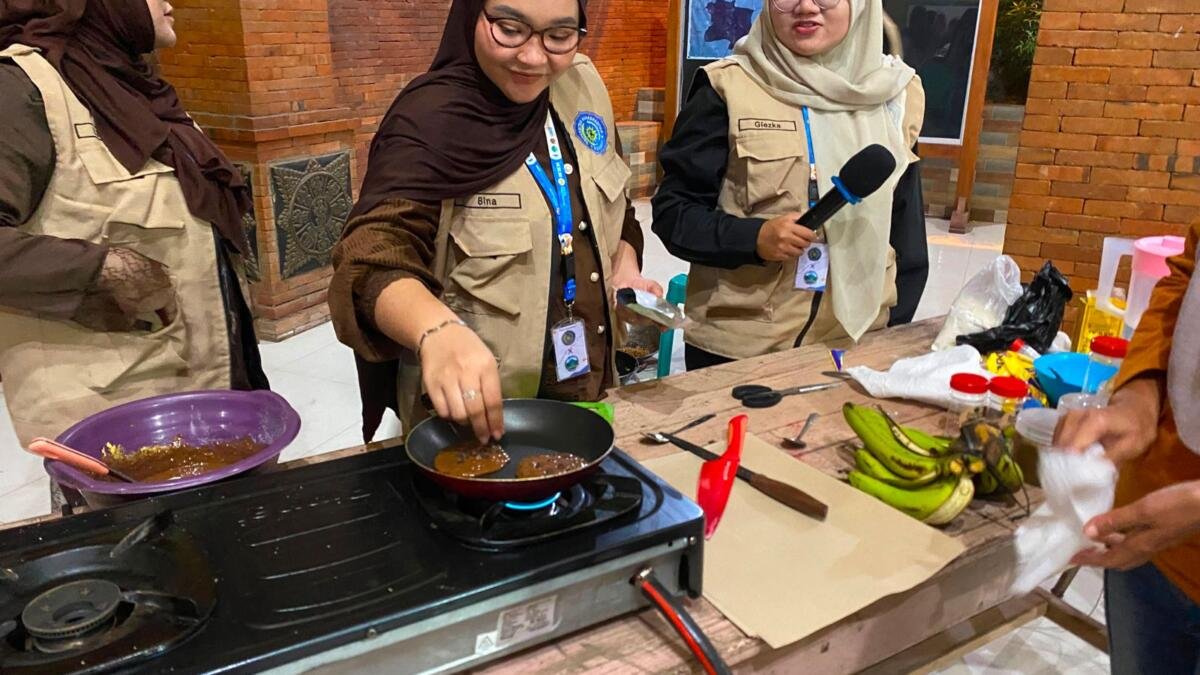 KKN P 41 Umsida Olah Limbah Kulit Pisang Jadi Selai dan Pancake