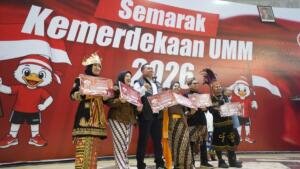 UMM Beri Penghargaan Inovasi dan Voucher Umrah di HUT ke-81 RI