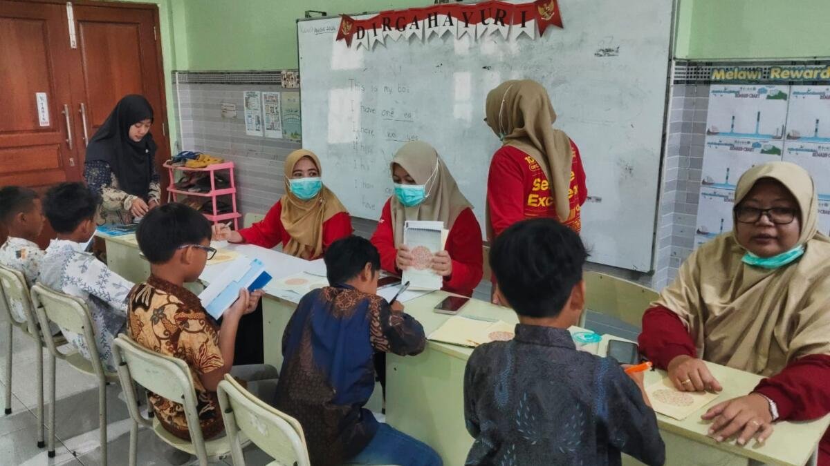 Puskesmas Kebomas Deteksi Dini Kesehatan Murid SD Almadany
