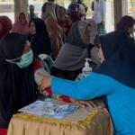 Sukses Datangkan Kurang Lebih 100 Warga, KKN STAIM Karangasem dan RS Arsy Gelar Cek Kesehatan Gratis di Gampangsejati