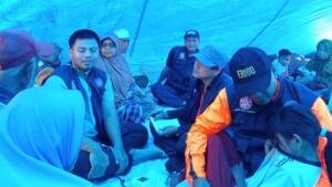 Di Balik Tenda Pengungsian, Anggun Menyimpan Trauma dan Anak-Anak Kehilangan Sekolah