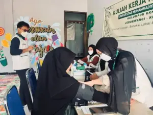 Penyuluhan dan Cek Kesehatan Gratis Desa Jerukwangi, Inisiasi Mahasiswa KKN Umsura