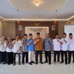 Disaksikan Camat Genteng, Kontributor PWMU.CO Lantik Panitia PAW Kepala Desa Setail