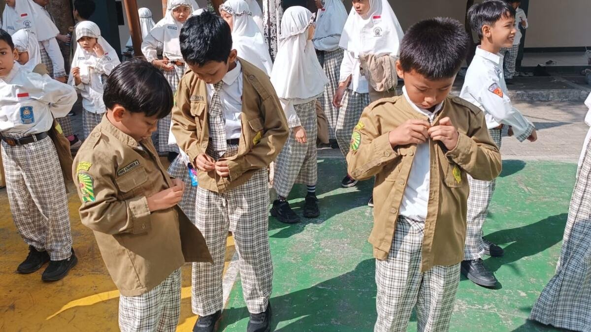 Semangat Perjuangan Peserta Lomba 17-an Hari Kedua di SD Musix