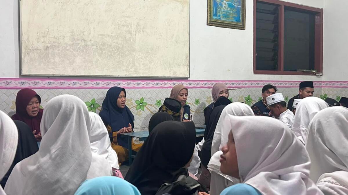 Mahasiswa KKN MAS Kelompok 93 dan 94 Dampingi Mengajar di TPQ Nurul Huda
