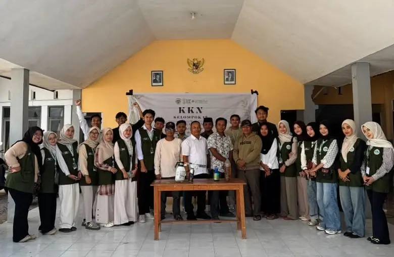 Menjawab Tantangan Kesehatan Lingkungan, KKN Umsura Hadirkan Inovasi Mini Fogging 