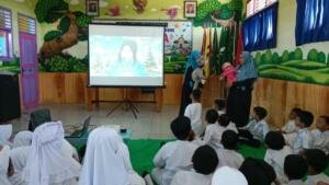 Teladani Akhlak Nabi, TK ABA IV Ahmad Yani Peringati Maulid dengan Jalan Santai dan Cerita Boneka