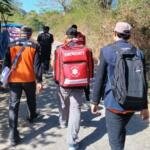 BBM Langka, DMC RSML Jalan Kaki Tembus Posko Pengungsian di Perbukitan Gempa NTT