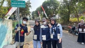 Permudah Akses Informasi Wilayah, KKN MAs Malang Pasang Plang Jalan di Tujuh Dusun