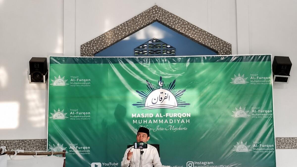 Pengajian Ahad Pagi Edisi Kemerdekaan, Masjid Al Furqon Jetis Bagikan Paket Sayur dan Sembako Murah