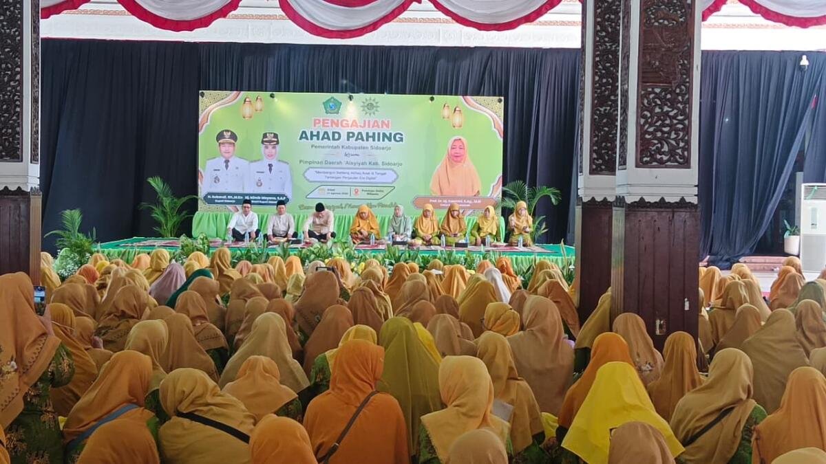 Ribuan Jamaah Aisyiyah Hadiri Pengajian Ahad Pahing, Perkuat Akhlak Anak di Era Digital