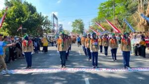 Kobarkan Semangat Kemerdekaan, SMPM One Genteng Raih Dua Penghargaan Gerak Jalan Tingkat SMP/MTs