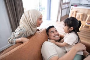 Empat Cara Menghadirkan Kebahagiaan di Rumah