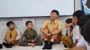 Serunya Merangkai Cerita Bersama Guru dari Malaysia