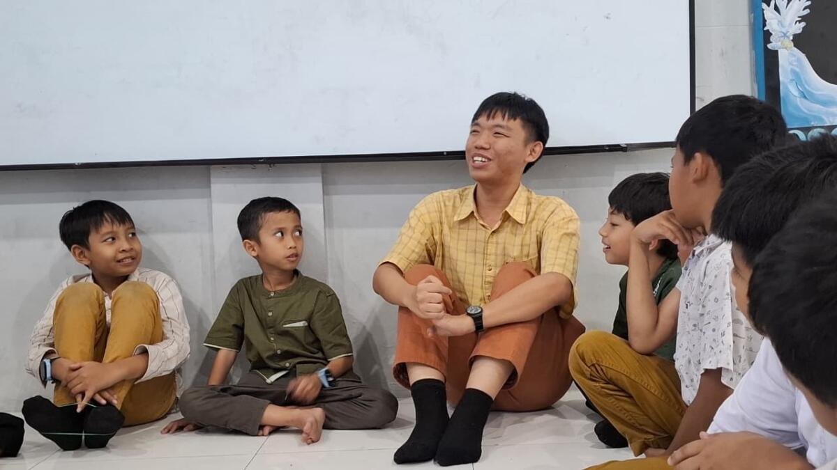 Serunya Merangkai Cerita Bersama Guru dari Malaysia